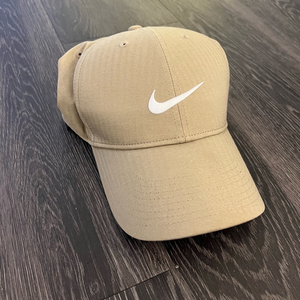 Nike Men’s Legacy91 Tech Golf Hat Khaki/White